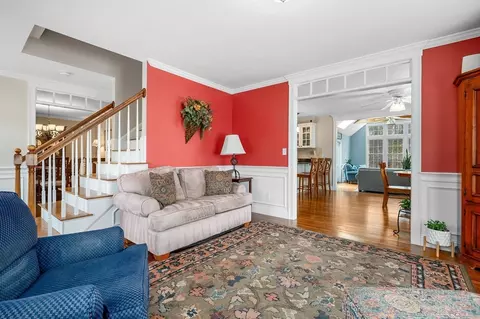 Living - 7 Sheffield Pl, Mashpee, MA 02649 photo 4 of 6