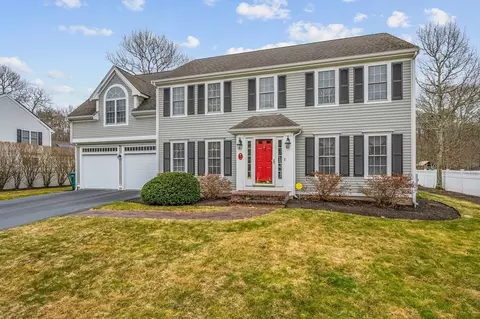 Exterior - 7 Sheffield Pl, Mashpee, MA 02649 photo 2 of 11