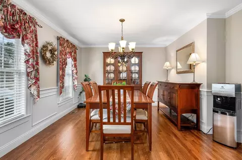 Dining - 7 Sheffield Pl, Mashpee, MA 02649 photo 4 of 4