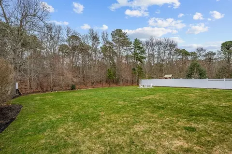 Exterior - 7 Sheffield Pl, Mashpee, MA 02649 photo 10 of 11