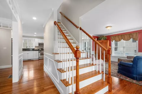 Entry Way - 7 Sheffield Pl, Mashpee, MA 02649 photo 1 of 3