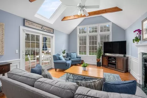 Living - 7 Sheffield Pl, Mashpee, MA 02649 photo 3 of 6