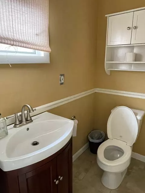 Bath - 6 E Lake St, Worcester, MA 01604 photo 2 of 2