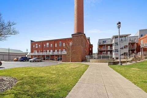 Exterior - 45 Main St #39, Wareham, MA 02571 photo 3 of 3