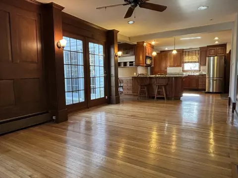 Living - 367 Maple St, Danvers, MA 01923 photo 2 of 6