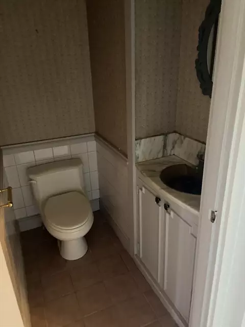 Bath - 367 Maple St, Danvers, MA 01923 photo 1 of 4