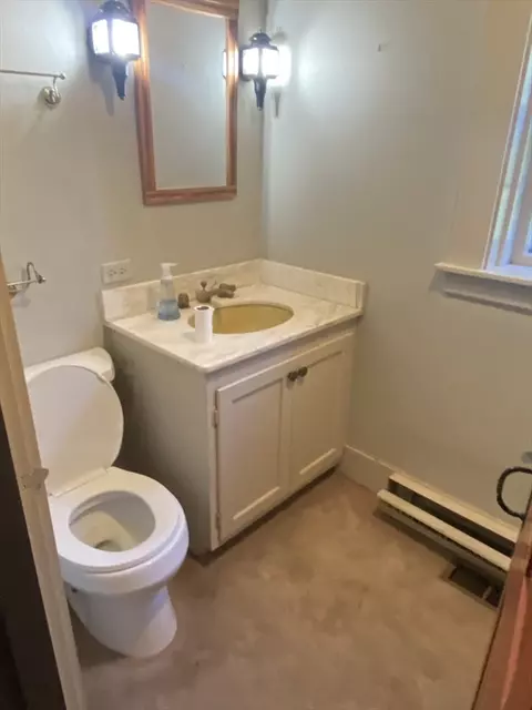Bath - 367 Maple St, Danvers, MA 01923 photo 3 of 4
