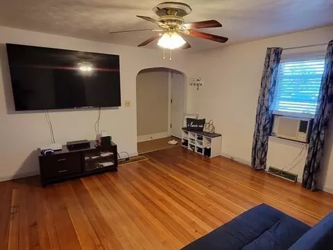 Living - 6 Pinevale St # -8, Springfield, MA 01151 photo 1 of 2