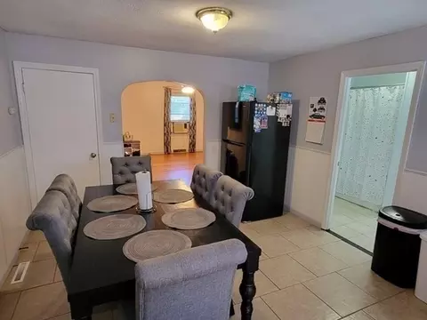 Dining - 6 Pinevale St # -8, Springfield, MA 01151 photo 1 of 2