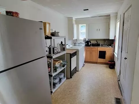 Kitchen - 6 Pinevale St # -8, Springfield, MA 01151 photo 2 of 4