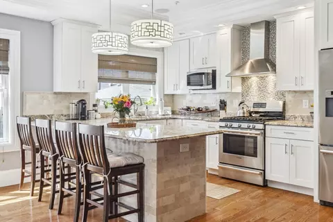 627 E 2nd St #4, Boston, MA 02127