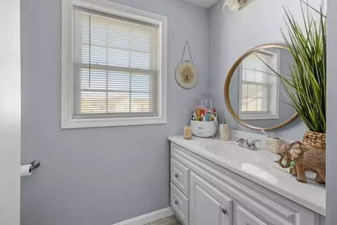 Bath - 33 Tiffany Dr, Fall River, MA 02723 photo 3 of 3