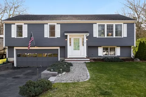 25 Easterly Dr, Sandwich, MA 02537
