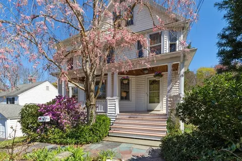 28 Spring St, Lexington, MA 02421