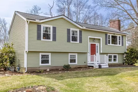 112 Garrison Rd, Chelmsford, MA 01824