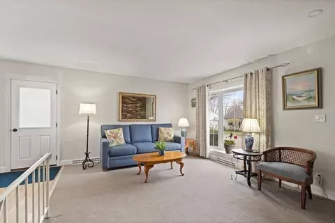 Living - 6 Ronna Rd, Gloucester, MA 01930 photo 4 of 5
