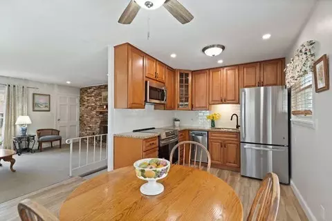 Kitchen - 6 Ronna Rd, Gloucester, MA 01930 photo 4 of 5
