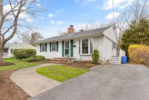 Exterior - 6 Ronna Rd, Gloucester, MA 01930 photo 2 of 13