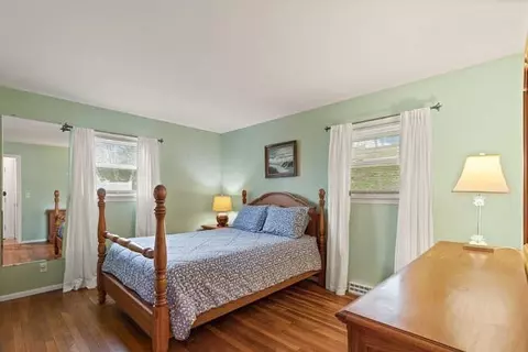 Bedroom - 6 Ronna Rd, Gloucester, MA 01930 photo 2 of 5