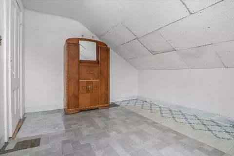 Entry Way - 128 Diman St, Fall River, MA 02721 photo 2 of 2