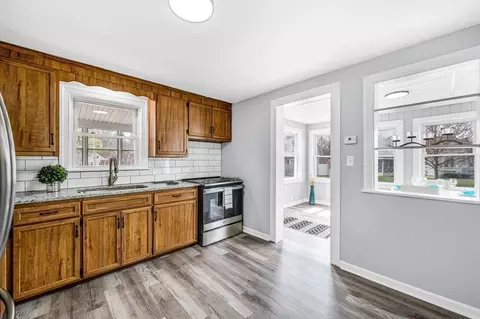 133 Frontenac St, Chicopee, MA 01020 photo 5