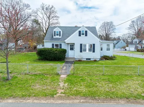 133 Frontenac St, Chicopee, MA 01020 photo 41