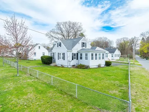 133 Frontenac St, Chicopee, MA 01020 photo 40