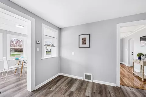 133 Frontenac St, Chicopee, MA 01020 photo 6