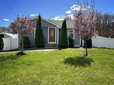 155 Shoemaker Ln, Agawam, MA 01001