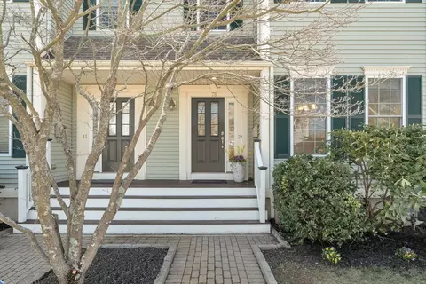 78 Summer St #2, Waltham, MA 02452