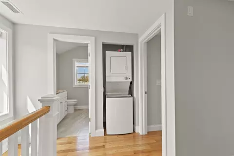 Entry Way - 30 Twelfth St, Wareham, MA 02558 photo 2 of 3