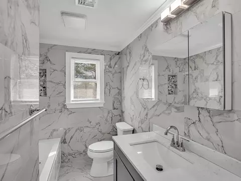 Bath - 375 Orchard St, Millis, MA 02054 photo 3 of 4