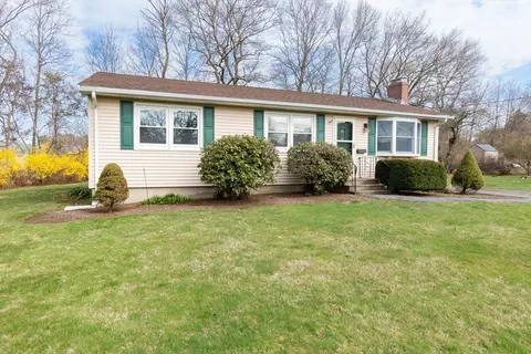 11 Rita Rd, Peabody, MA 01960