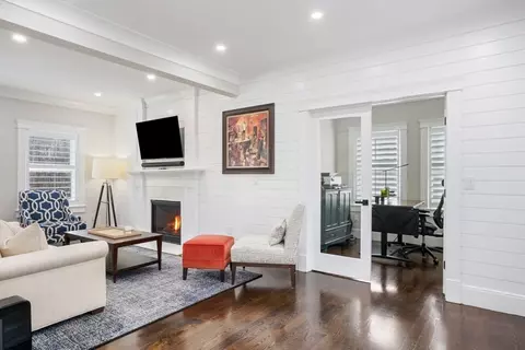 Living - 46 Overbrook Dr, Wellesley, MA 02482 photo 2 of 5