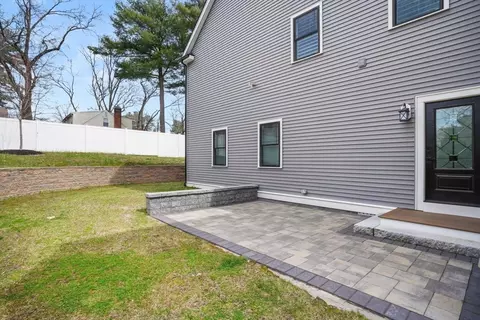Exterior - 46 Overbrook Dr, Wellesley, MA 02482 photo 3 of 4