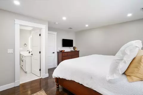 Bedroom - 46 Overbrook Dr, Wellesley, MA 02482 photo 5 of 5