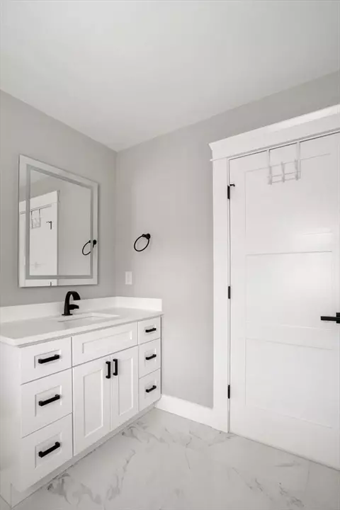 Bath - 46 Overbrook Dr, Wellesley, MA 02482 photo 4 of 4
