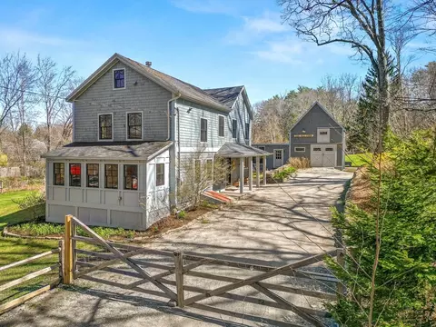 104 Bachelor St, West Newbury, MA 01985