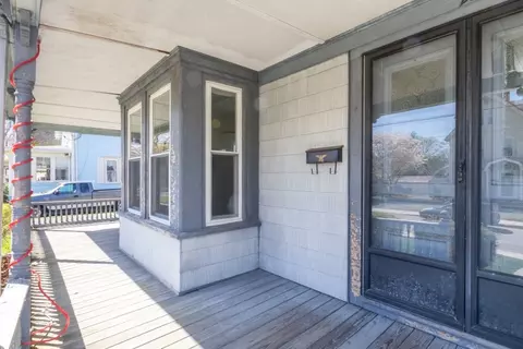 Exterior - 20 Queen St, Franklin, MA 02038 photo 3 of 6