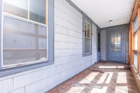 Exterior - 20 Queen St, Franklin, MA 02038 photo 6 of 6