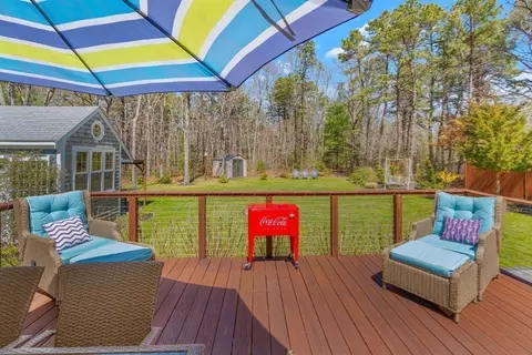 Exterior - 19 Saddleback Rd, Mashpee, MA 02649 photo 4 of 9