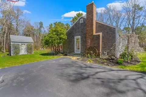 Exterior - 19 Saddleback Rd, Mashpee, MA 02649 photo 3 of 9