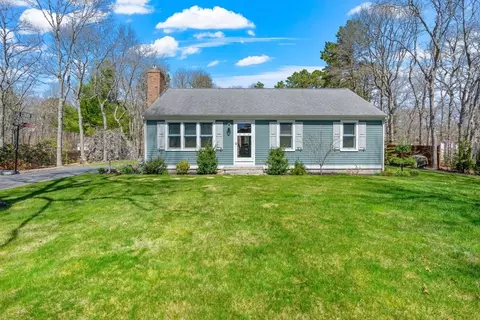 19 Saddleback Rd, Mashpee, MA 02649