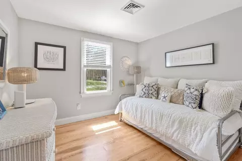 Bedroom - 19 Saddleback Rd, Mashpee, MA 02649 photo 5 of 5