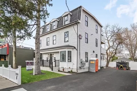 326 Main St #2, Medford, MA 02155