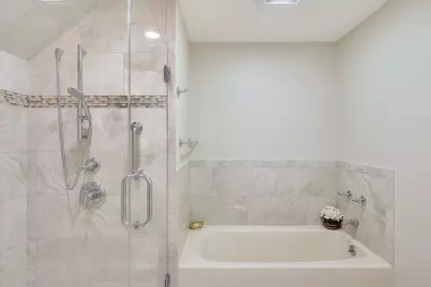 Bath - 47 Bayshore Dr, Mashpee, MA 02649 photo 4 of 5
