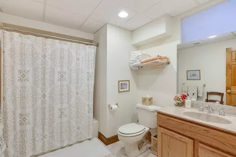 Bath - 47 Bayshore Dr, Mashpee, MA 02649 photo 5 of 5