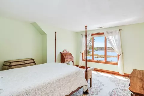 Bedroom - 47 Bayshore Dr, Mashpee, MA 02649 photo 1 of 4