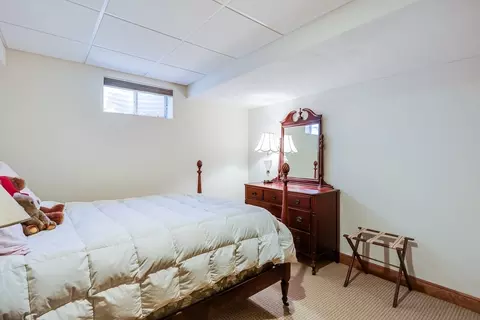 Bedroom - 47 Bayshore Dr, Mashpee, MA 02649 photo 4 of 4