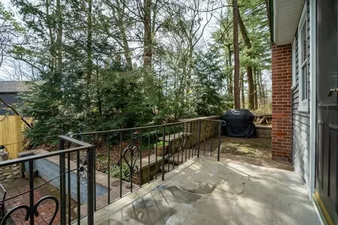 Exterior - 12 Pinehurst Rd, Holyoke, MA 01040 photo 9 of 11